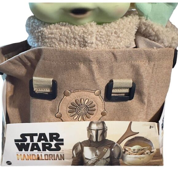 Star Wars The Mandalorian The Child 11" Talking Baby Figure In Carrying Bag - Picture 5 of 9